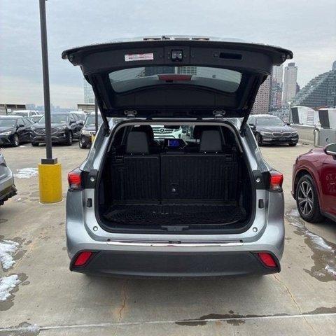 used 2023 Toyota Highlander car, priced at $39,000