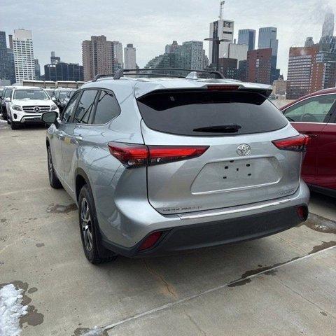 used 2023 Toyota Highlander car, priced at $39,000