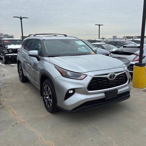used 2023 Toyota Highlander car, priced at $39,000