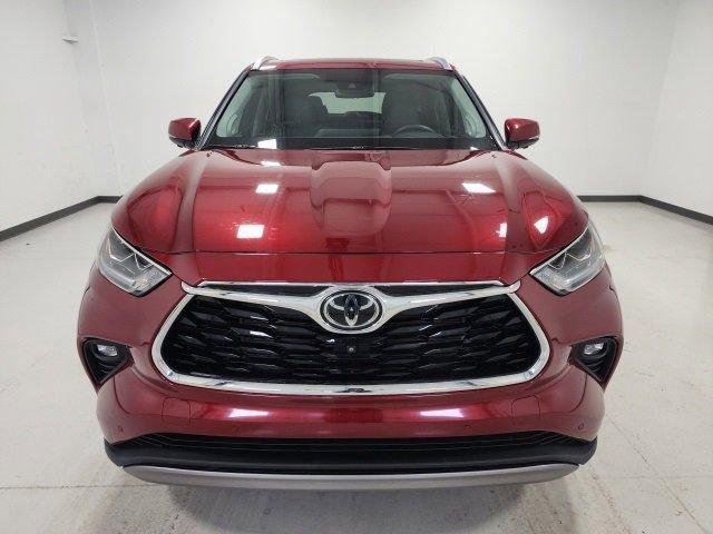 used 2024 Toyota Highlander car, priced at $48,888