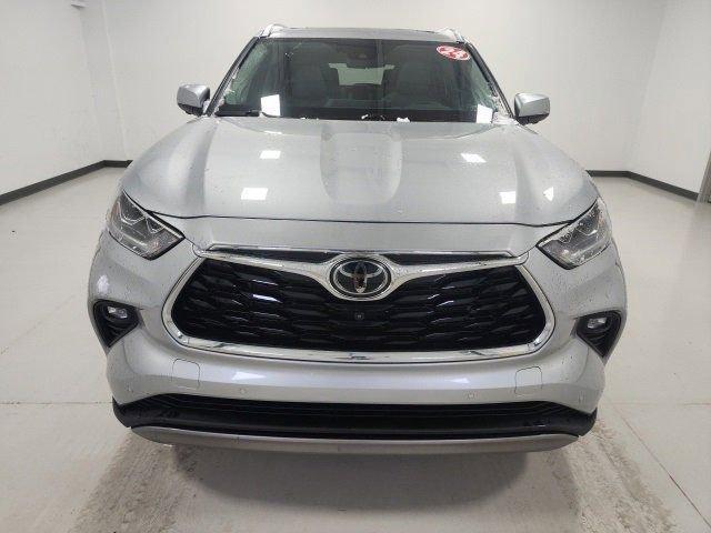 used 2024 Toyota Highlander car, priced at $47,252