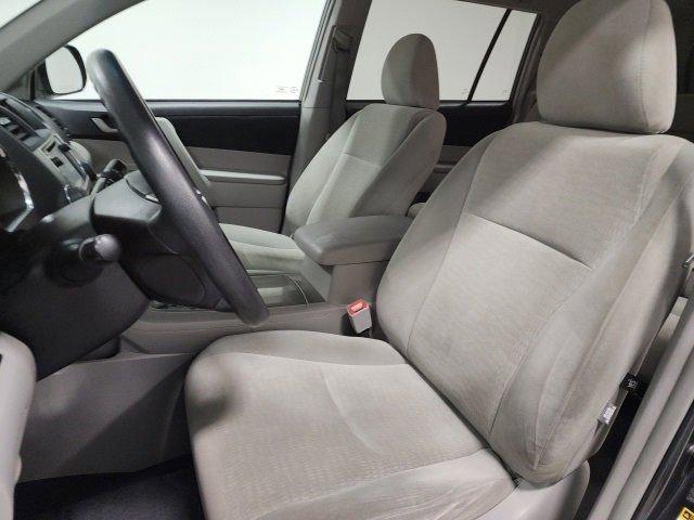 used 2013 Toyota Highlander car, priced at $10,687