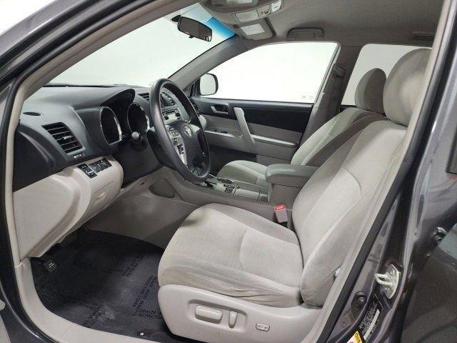 used 2013 Toyota Highlander car, priced at $10,687