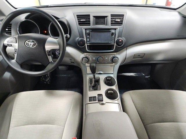 used 2013 Toyota Highlander car, priced at $10,687