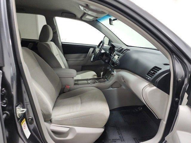 used 2013 Toyota Highlander car, priced at $10,687