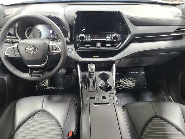 used 2023 Toyota Highlander car, priced at $44,649