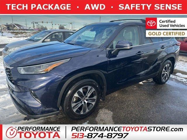 used 2025 Toyota Highlander car, priced at $42,613
