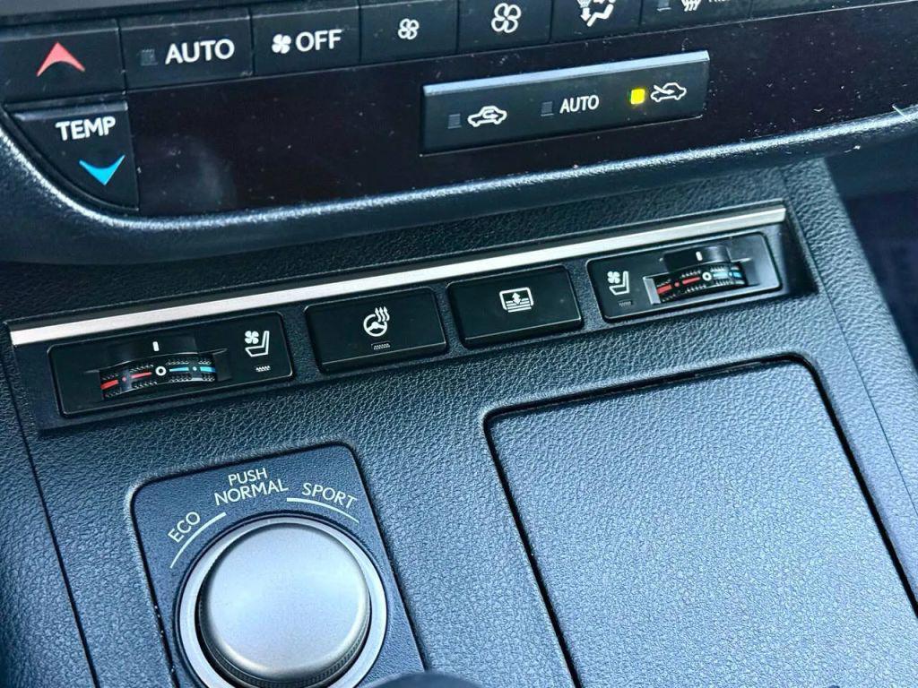 used 2015 Lexus ES 300h car, priced at $13,000