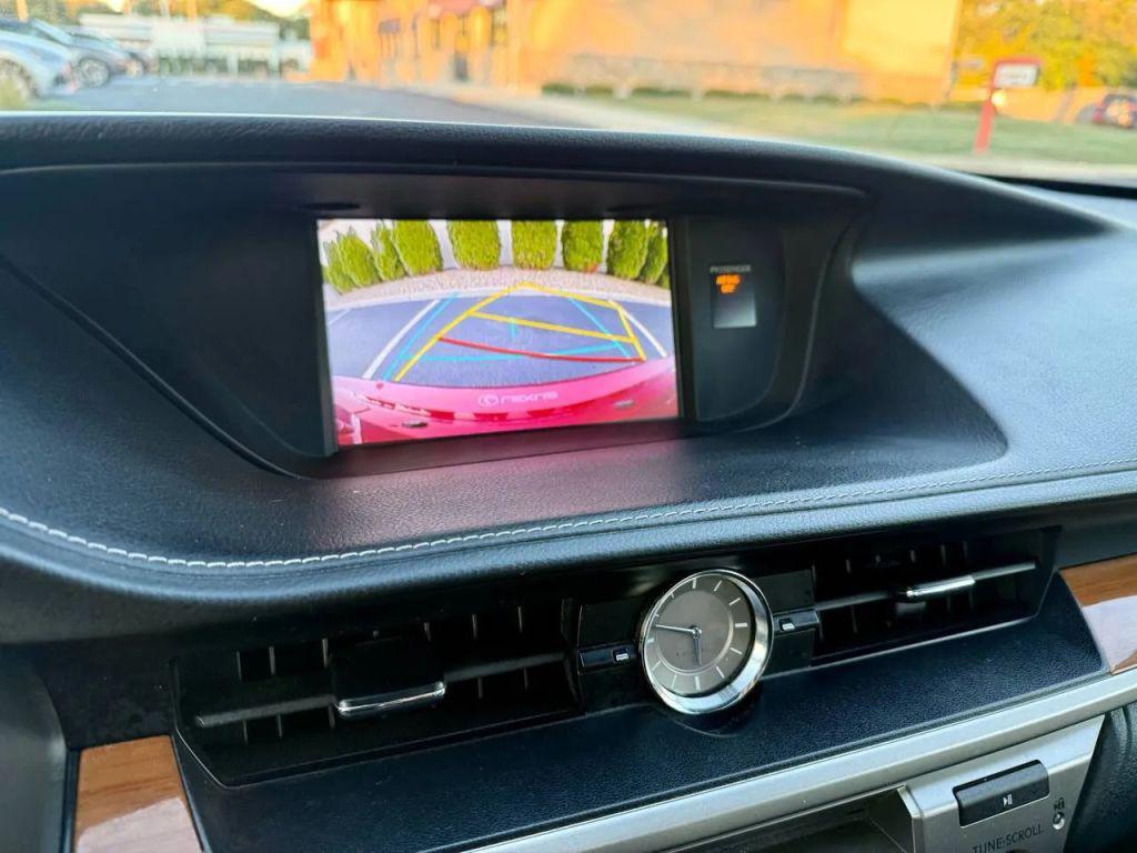 used 2015 Lexus ES 300h car, priced at $13,000