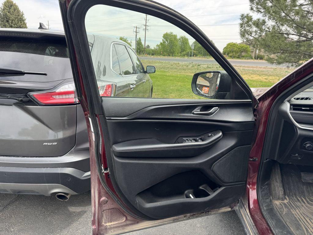 used 2023 Jeep Grand Cherokee car, priced at $24,590