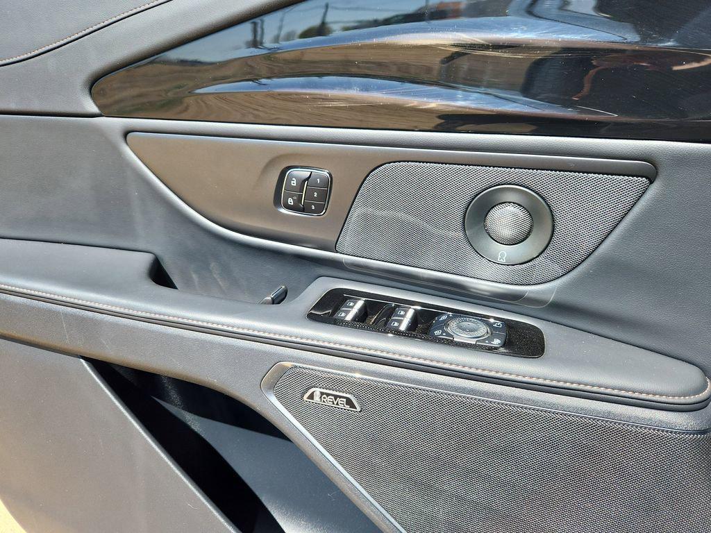 used 2024 Lincoln Nautilus car, priced at $49,999