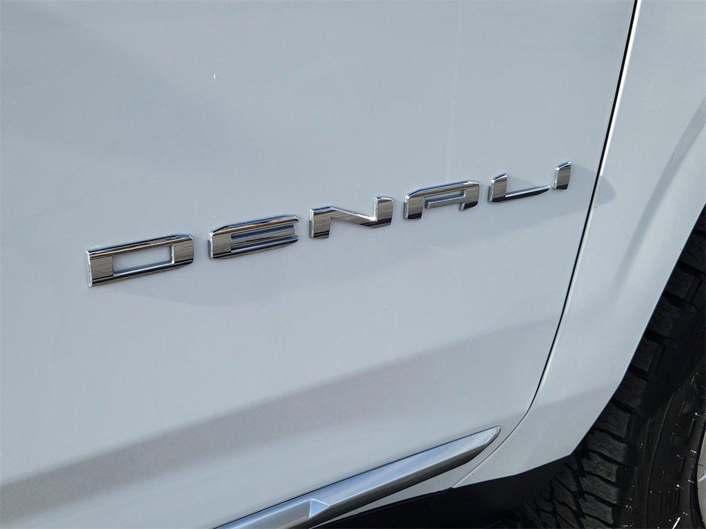 used 2025 GMC Yukon car, priced at $71,999