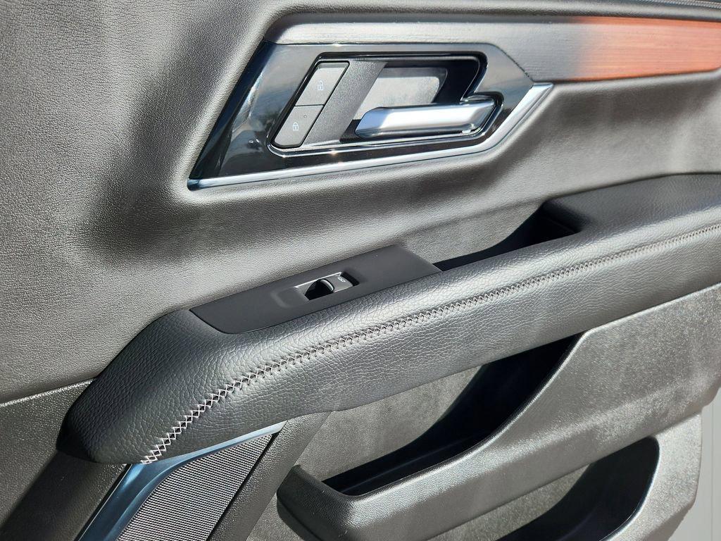 used 2025 GMC Yukon car, priced at $68,999