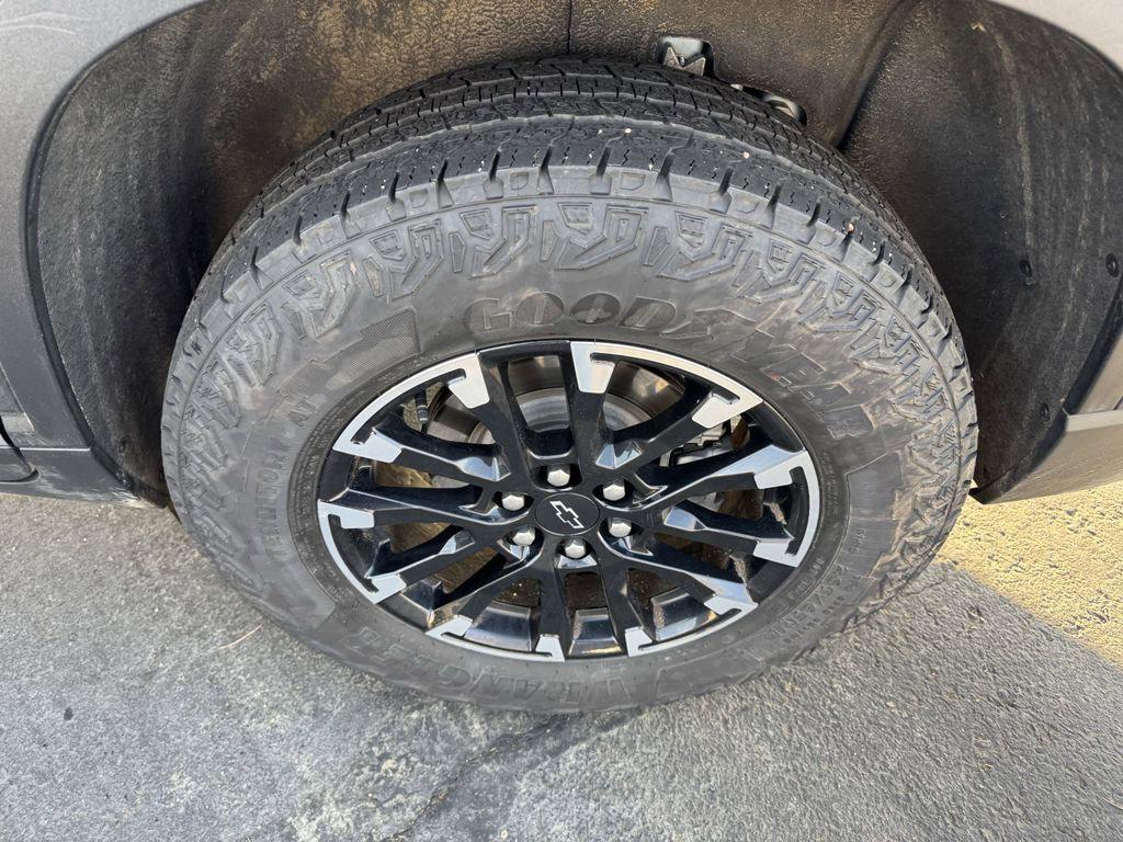 used 2025 Chevrolet Traverse car, priced at $45,499