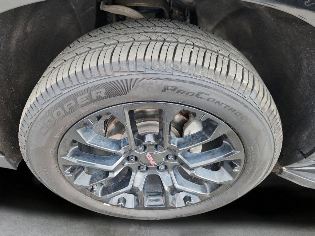 used 2022 GMC Yukon XL car, priced at $39,799