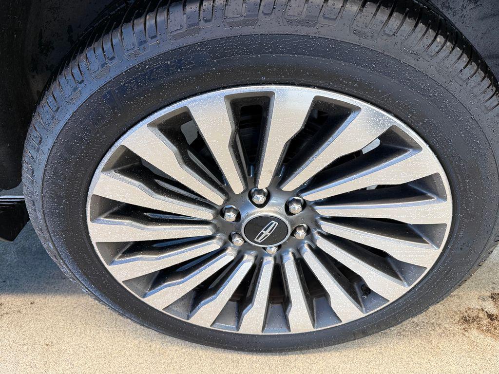 used 2019 Lincoln Navigator car, priced at $33,036