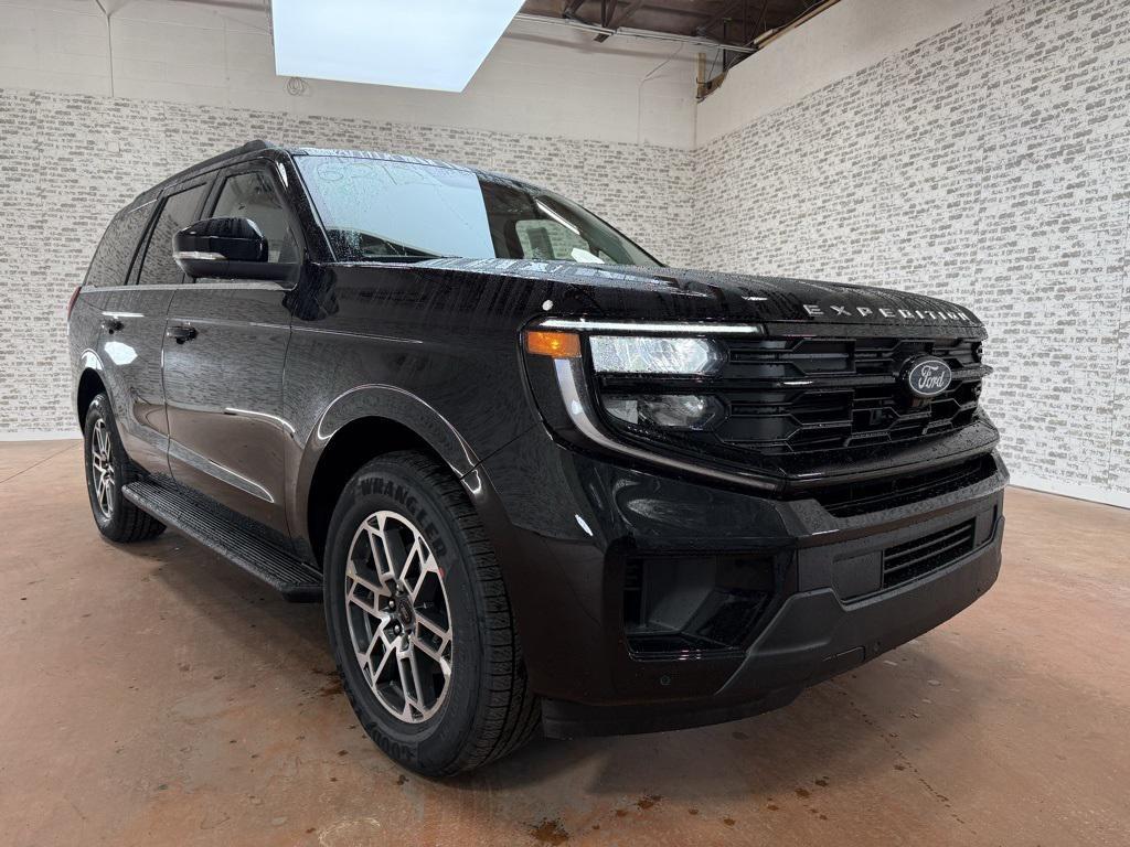 new 2026 Ford Expedition car, priced at $71,590