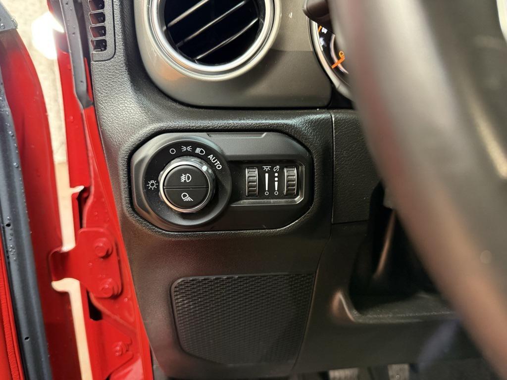 used 2022 Jeep Gladiator car, priced at $27,745