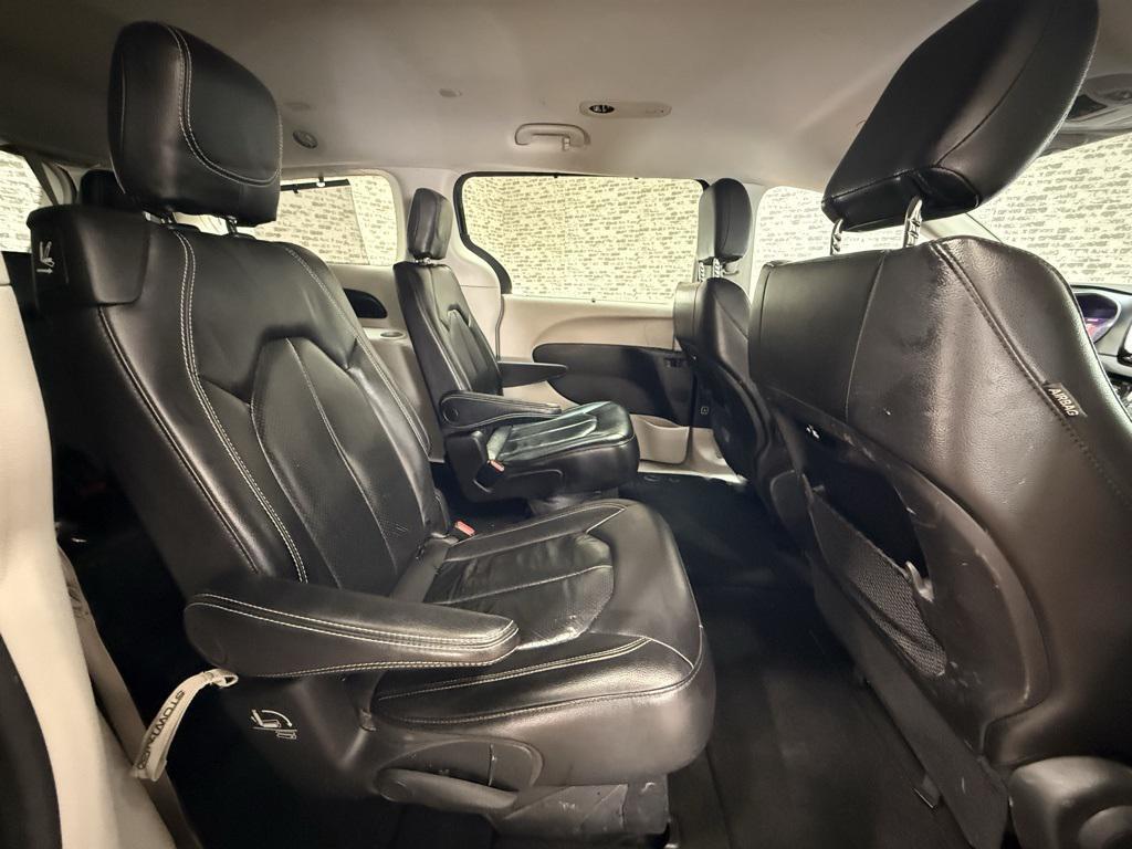 used 2022 Chrysler Pacifica car, priced at $18,621