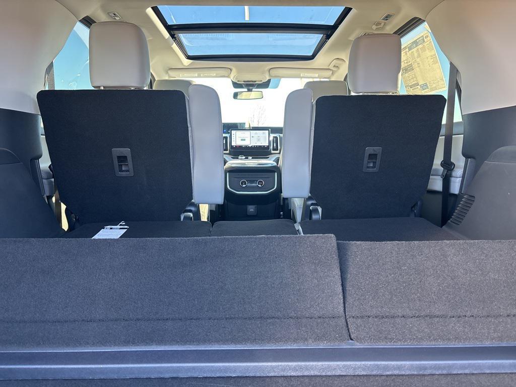 new 2026 Ford Expedition car, priced at $75,685