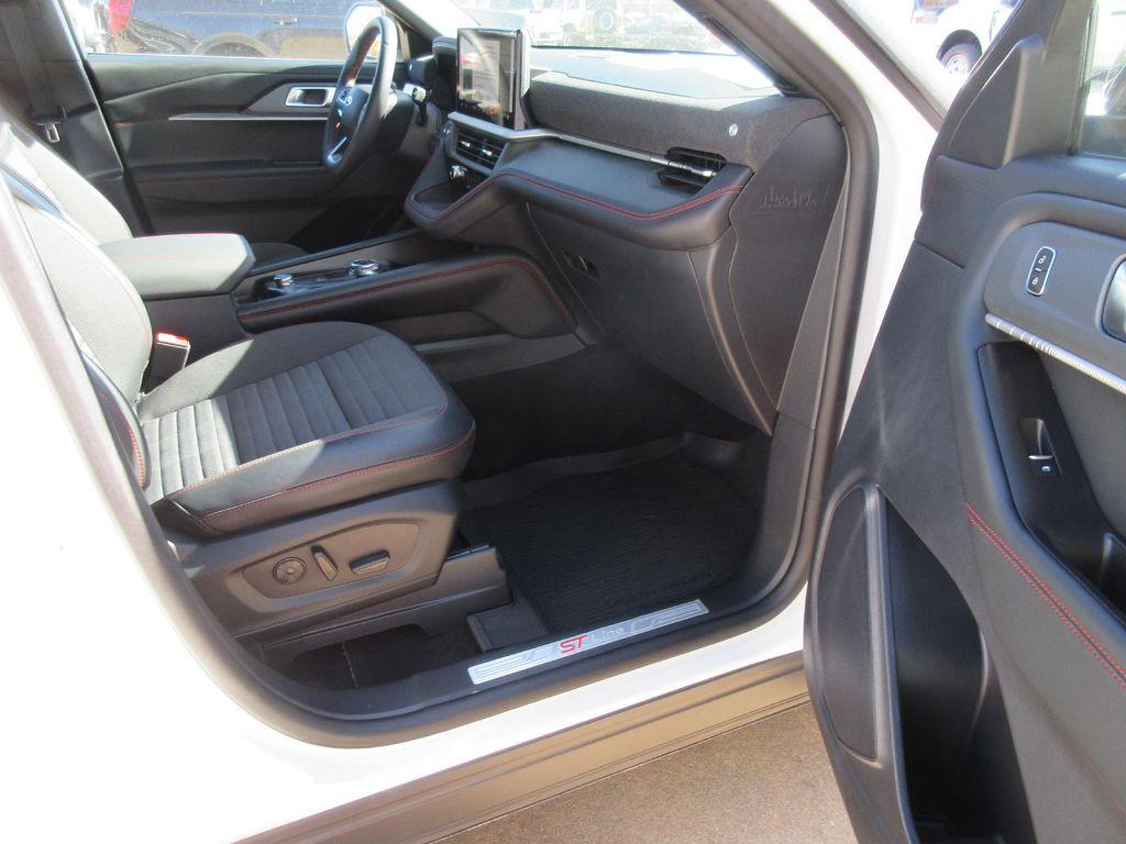 used 2025 Ford Explorer car, priced at $43,900