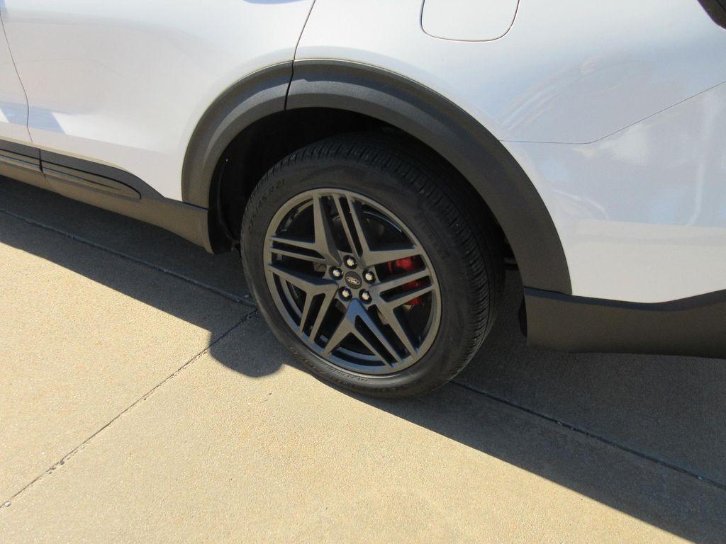 used 2025 Ford Explorer car, priced at $43,900