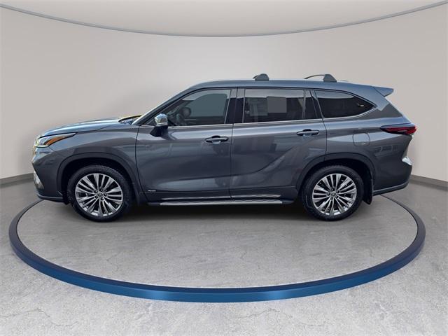 used 2025 Toyota Highlander Hybrid car, priced at $55,799