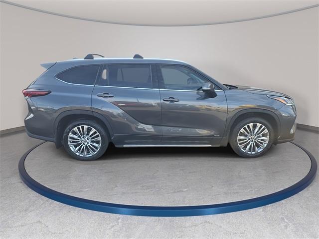 used 2025 Toyota Highlander Hybrid car, priced at $55,799
