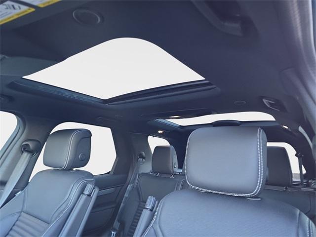 new 2026 Land Rover Discovery car, priced at $77,206