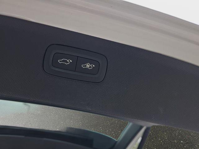 used 2020 Volvo XC90 car, priced at $26,165
