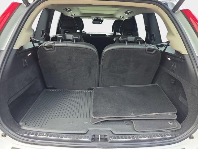 used 2020 Volvo XC90 car, priced at $26,165