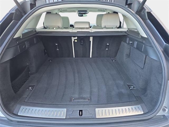 used 2021 Land Rover Range Rover Velar car, priced at $27,640