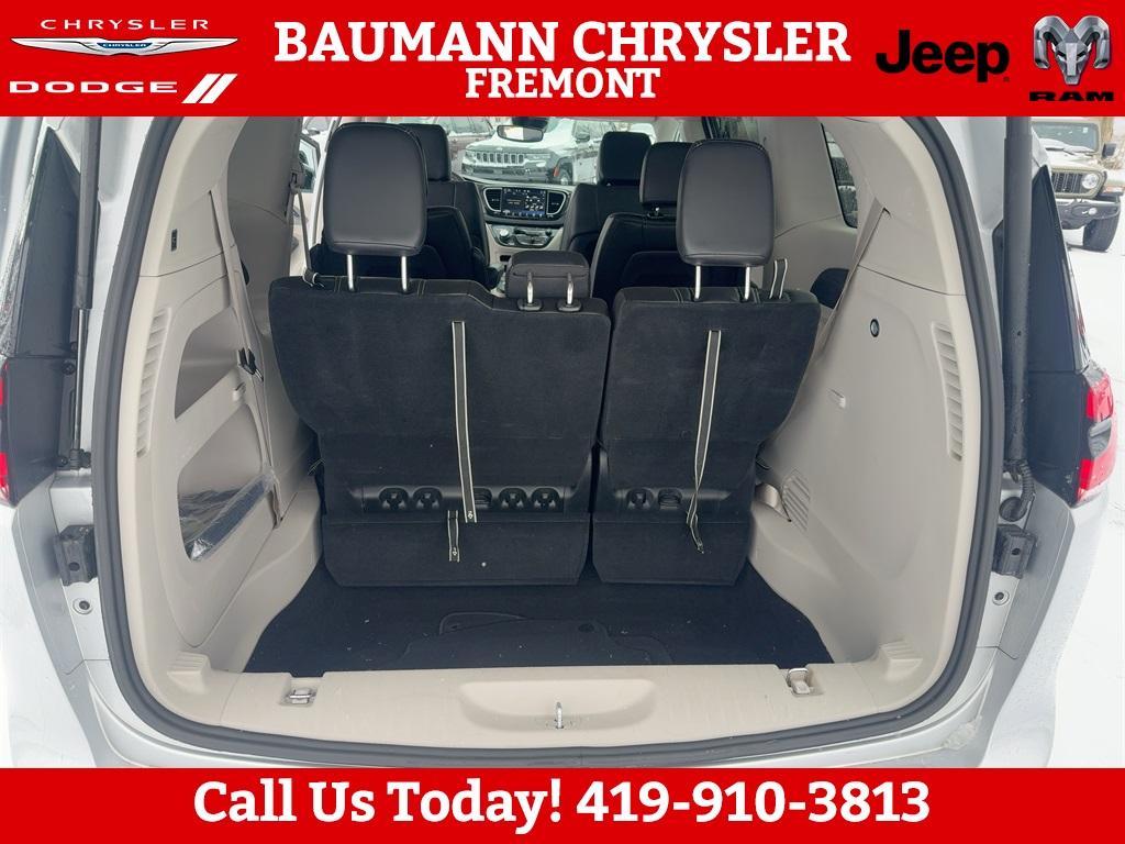 used 2024 Chrysler Pacifica car, priced at $27,750