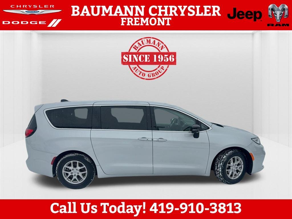 used 2024 Chrysler Pacifica car, priced at $27,750