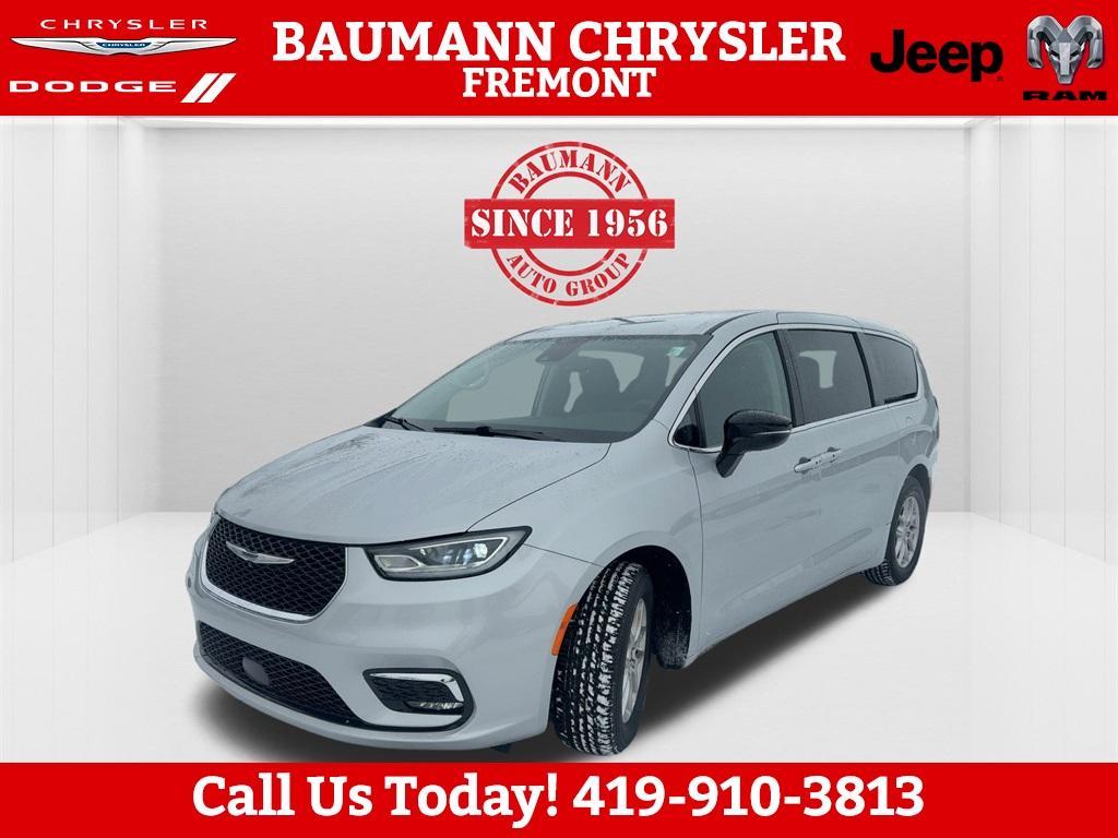 used 2024 Chrysler Pacifica car, priced at $27,750