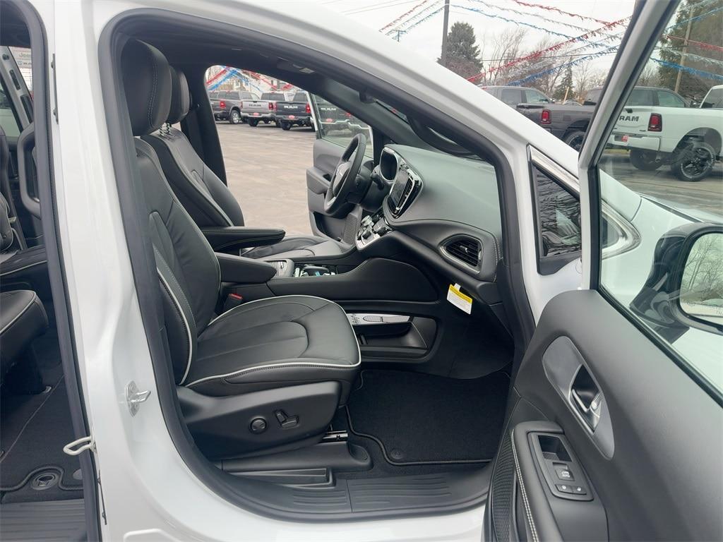 new 2026 Chrysler Pacifica car, priced at $55,170