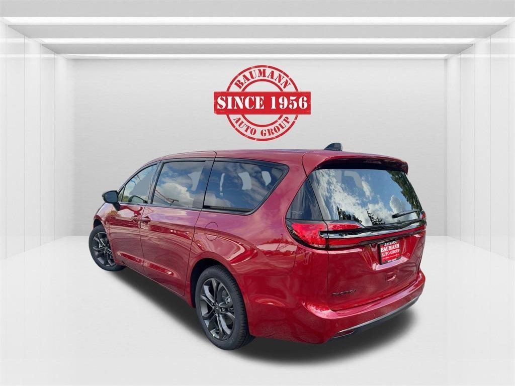 new 2026 Chrysler Pacifica car, priced at $44,285