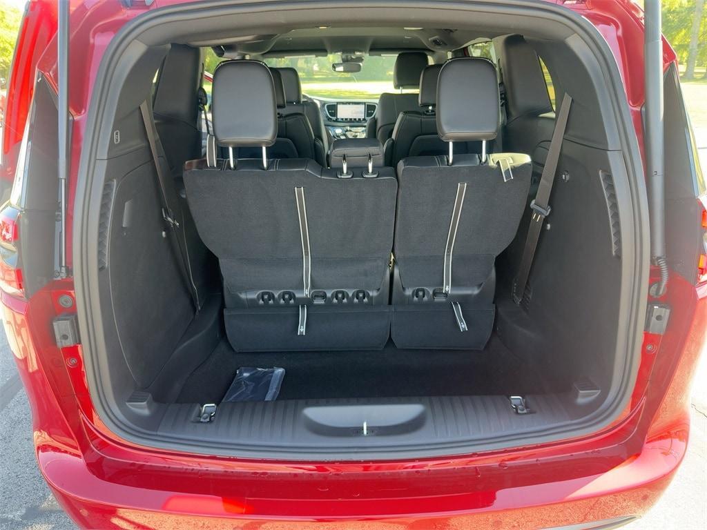new 2026 Chrysler Pacifica car, priced at $44,285