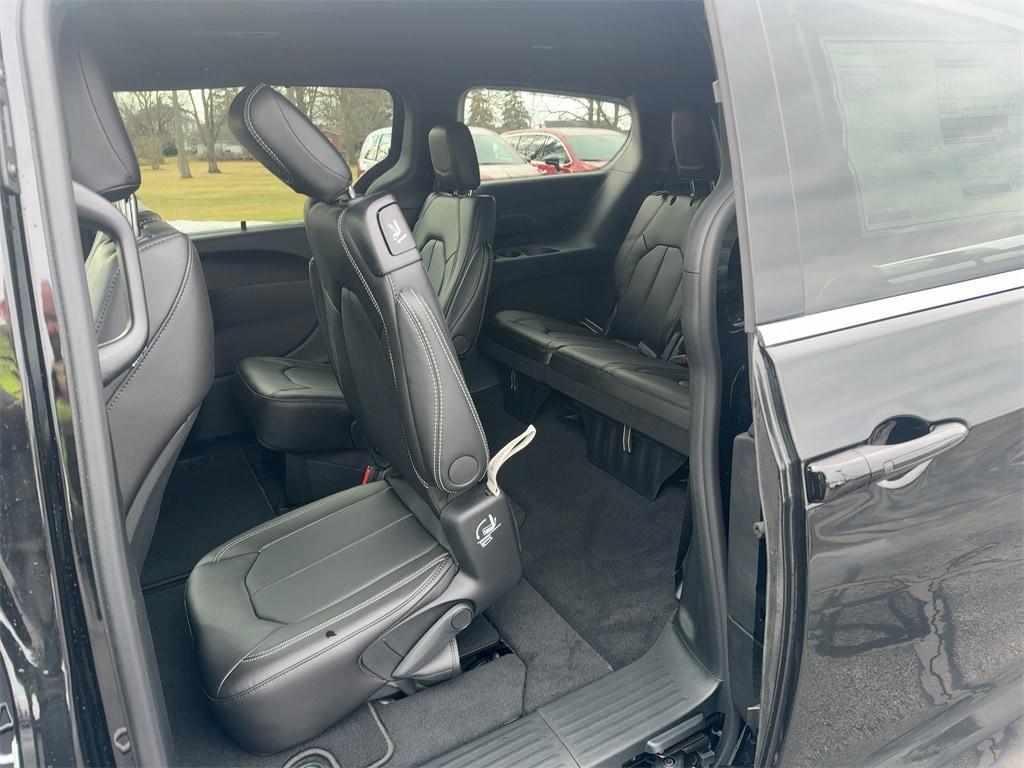 new 2026 Chrysler Pacifica car, priced at $46,665