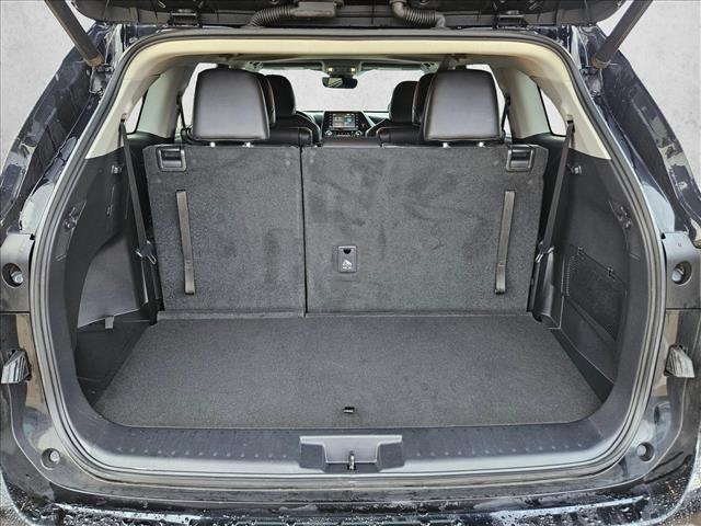 used 2020 Toyota Highlander car, priced at $29,505