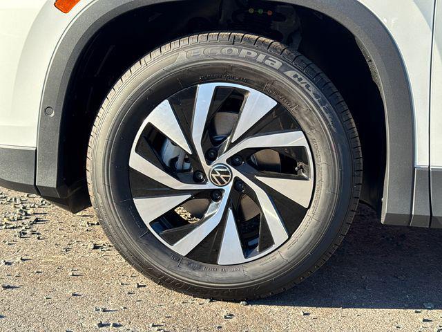 new 2026 Volkswagen Tiguan car, priced at $30,598