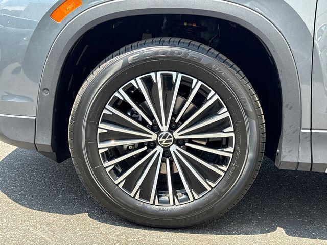 new 2025 Volkswagen Tiguan car, priced at $26,499