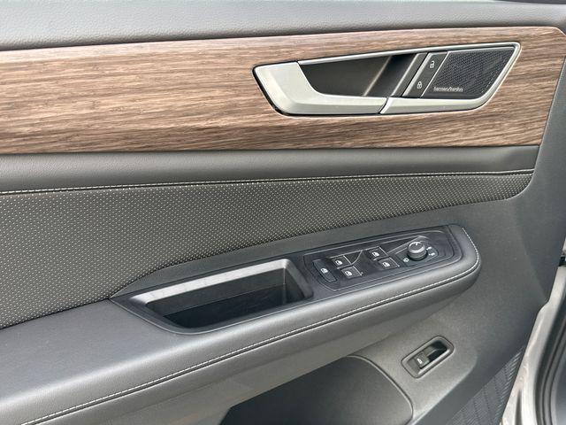 used 2025 Volkswagen Atlas car, priced at $42,931