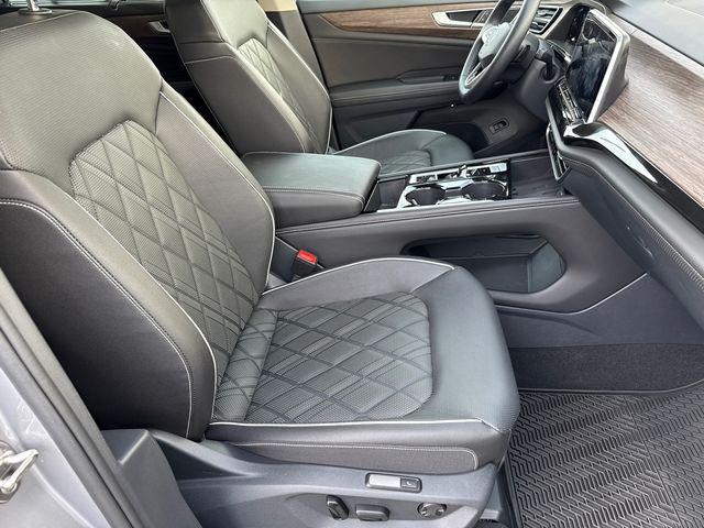 used 2025 Volkswagen Atlas car, priced at $42,931