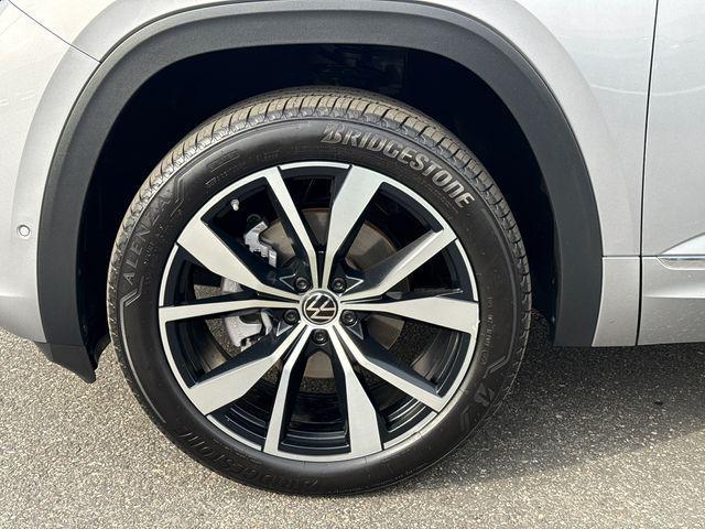 used 2025 Volkswagen Atlas car, priced at $42,931