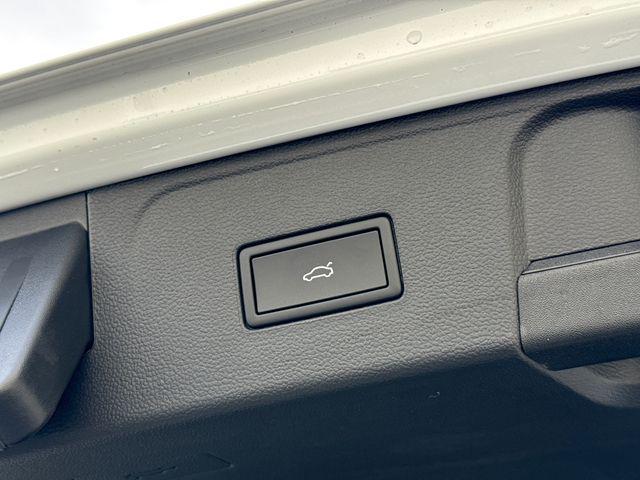 new 2026 Volkswagen Atlas car, priced at $43,145