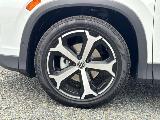 new 2026 Volkswagen Tiguan car, priced at $33,554