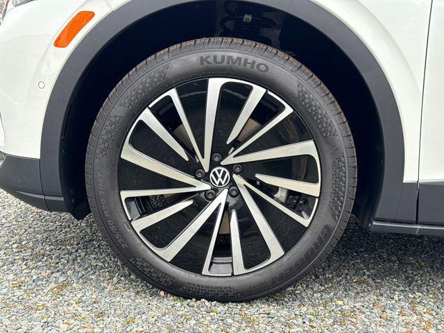 new 2026 Volkswagen ID.4 car, priced at $42,178