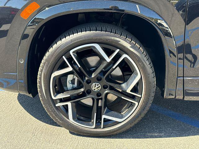 used 2025 Volkswagen Tiguan car, priced at $36,799