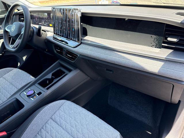 new 2025 Volkswagen Tiguan car, priced at $26,499